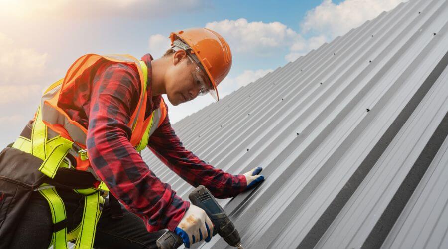 Professional Flat Roofing Installation in Elnora, IN